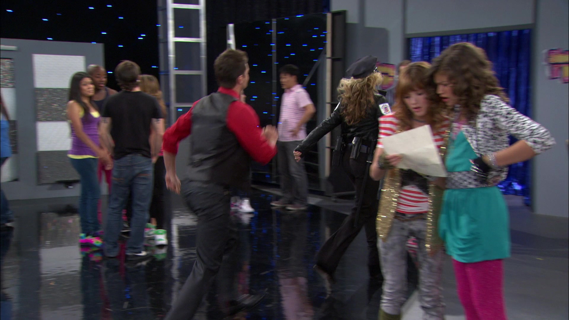 Shake_It_Up_S01E04_1080p_BTD_000365.jpg
