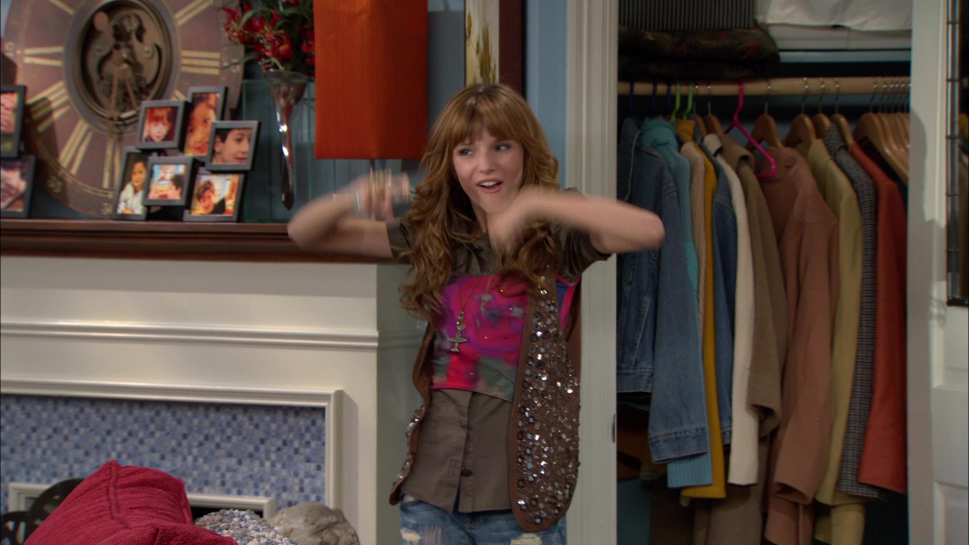 Shake_It_Up_S01E04_1080p_BTD_000965.jpg Shake_It_Up_S01E04_1080p_BTD_000965.jpg