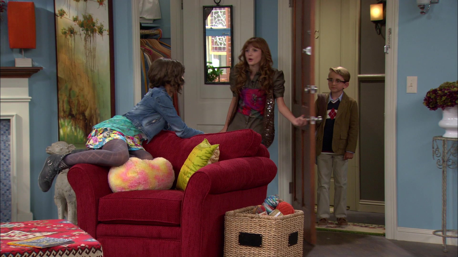 Shake_It_Up_S01E04_1080p_BTD_001030.jpg