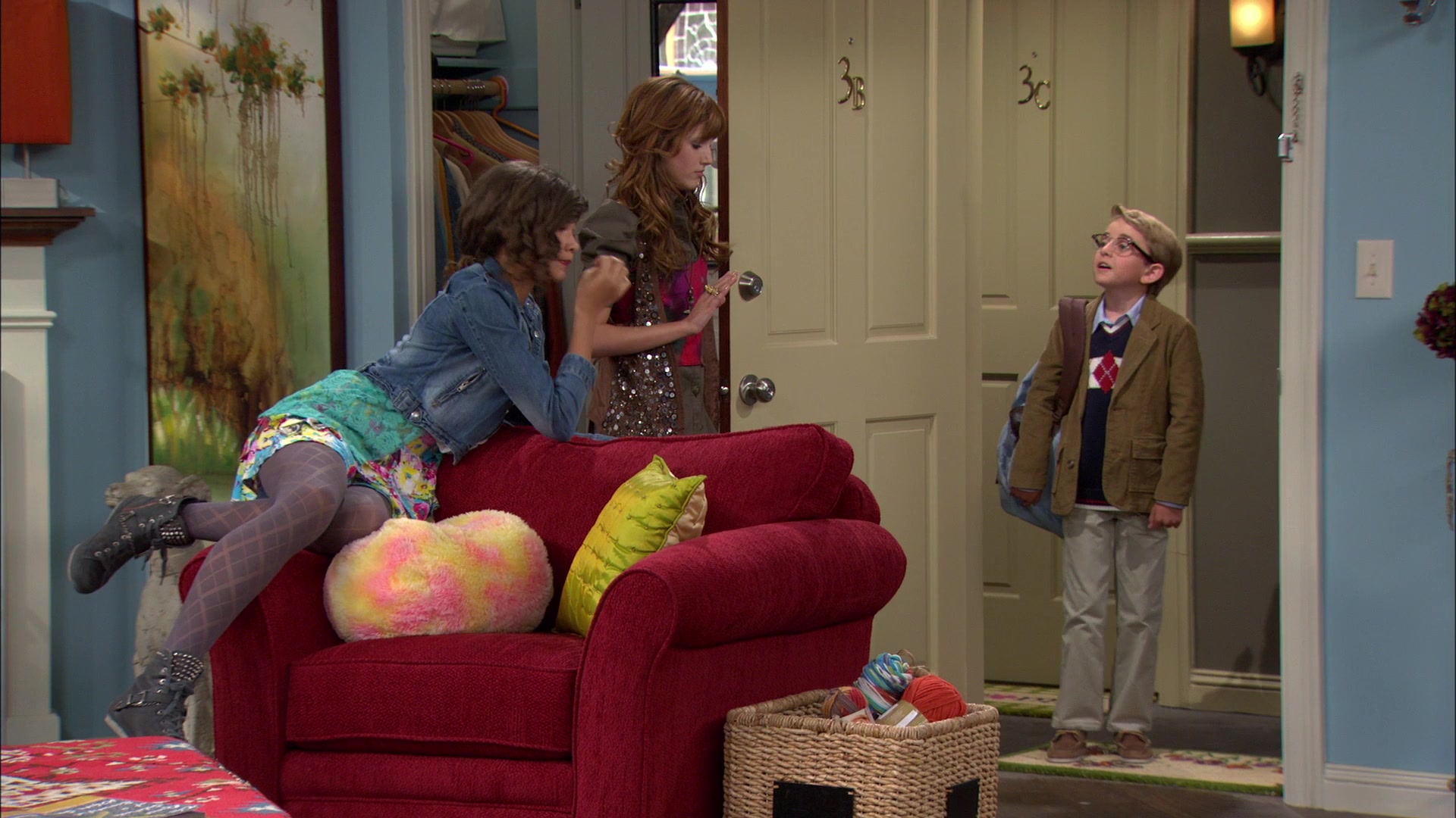 Shake_It_Up_S01E04_1080p_BTD_001057.jpg