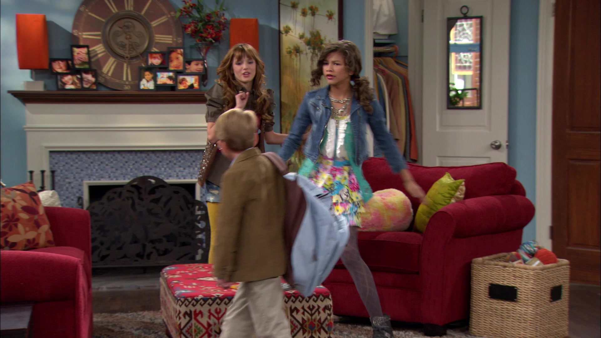 Shake_It_Up_S01E04_1080p_BTD_001071.jpg Shake_It_Up_S01E04_1080p_BTD_001071.jpg