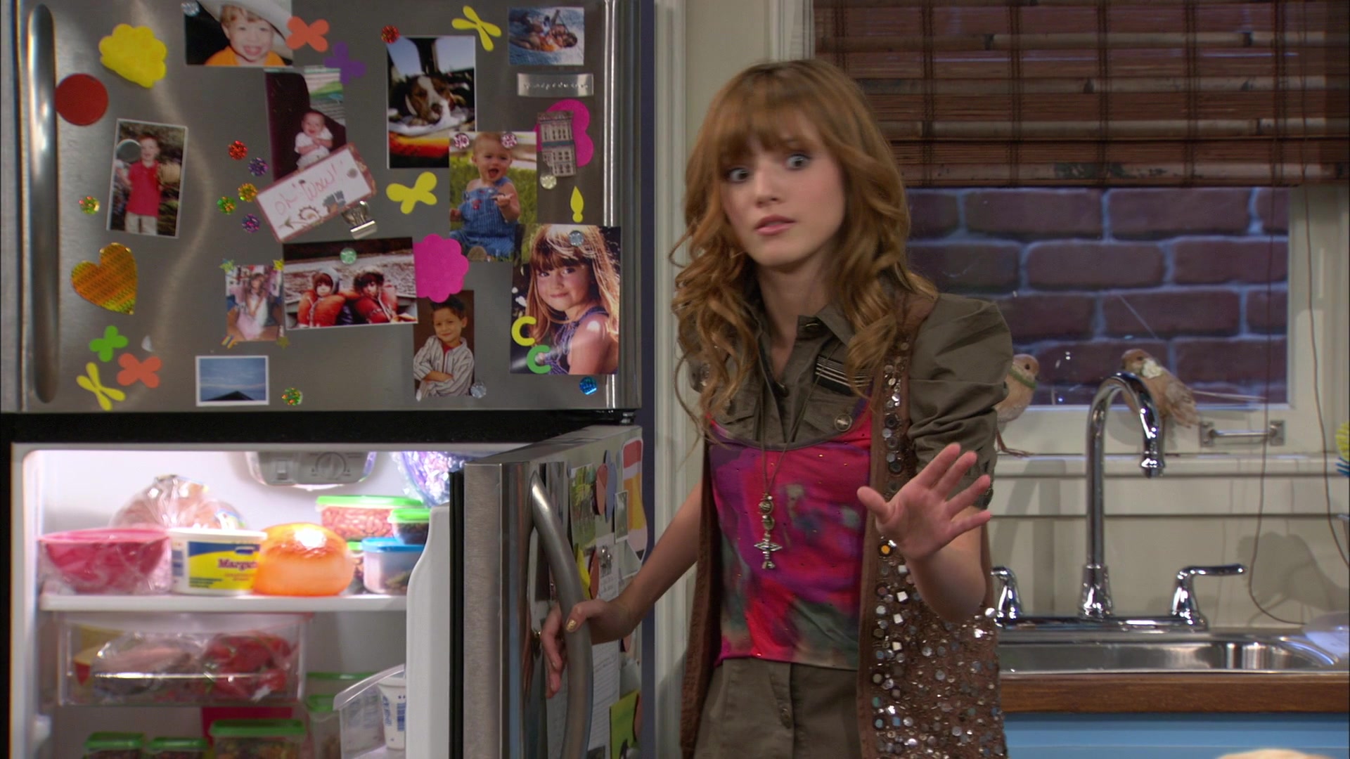 Shake_It_Up_S01E04_1080p_BTD_001193.jpg