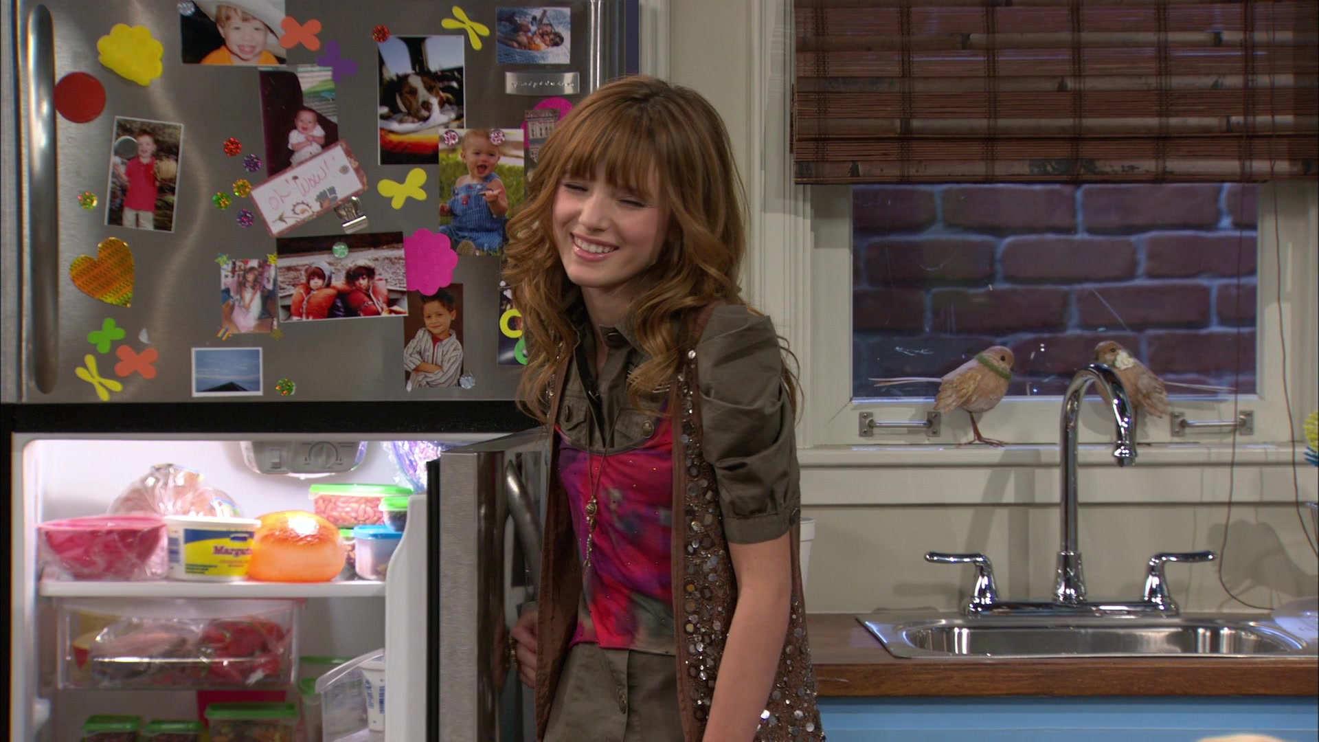 Shake_It_Up_S01E04_1080p_BTD_001212.jpg