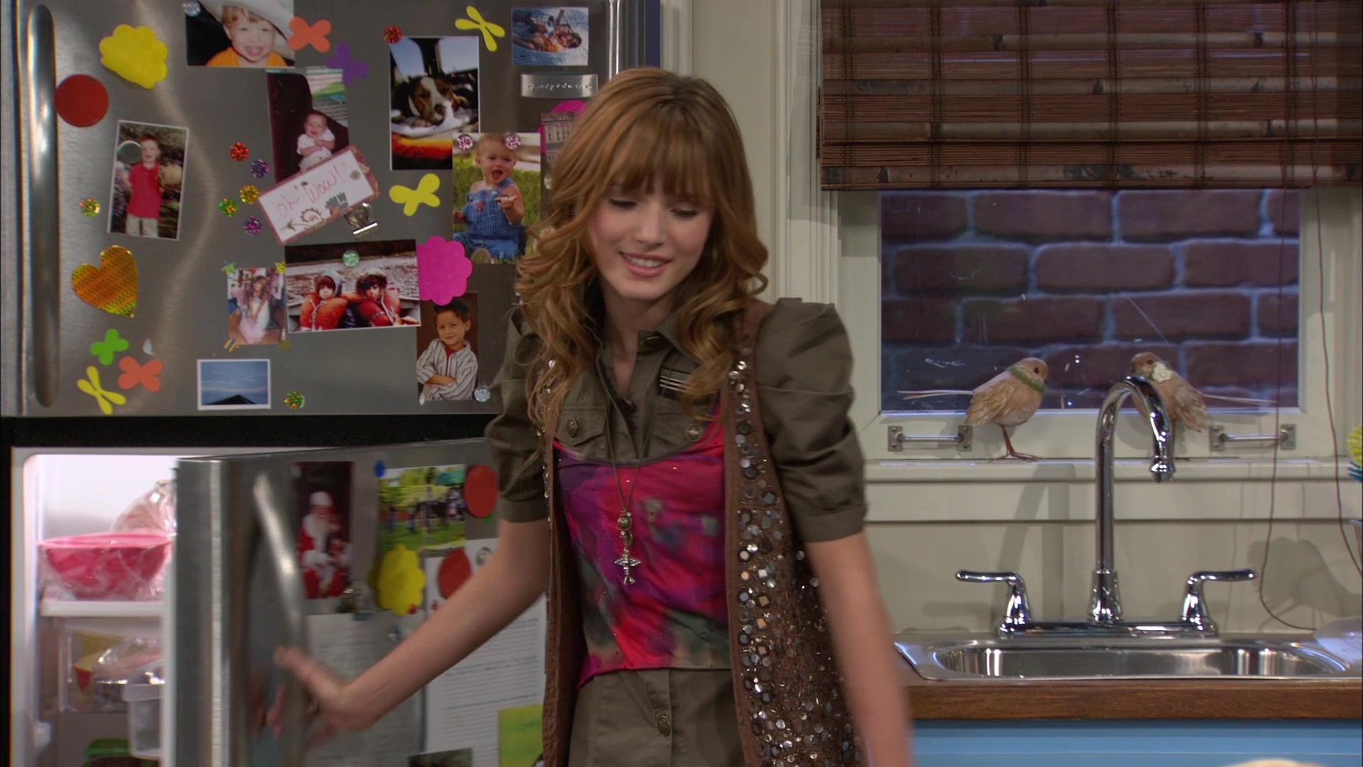 Shake_It_Up_S01E04_1080p_BTD_001214.jpg