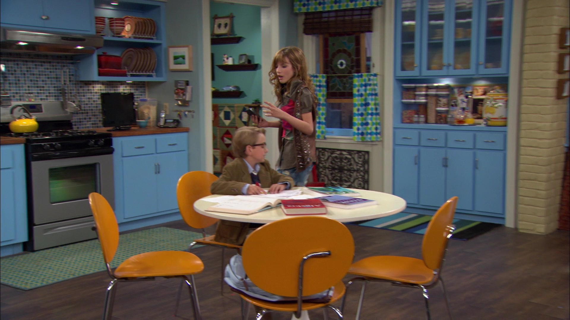 Shake_It_Up_S01E04_1080p_BTD_001281.jpg