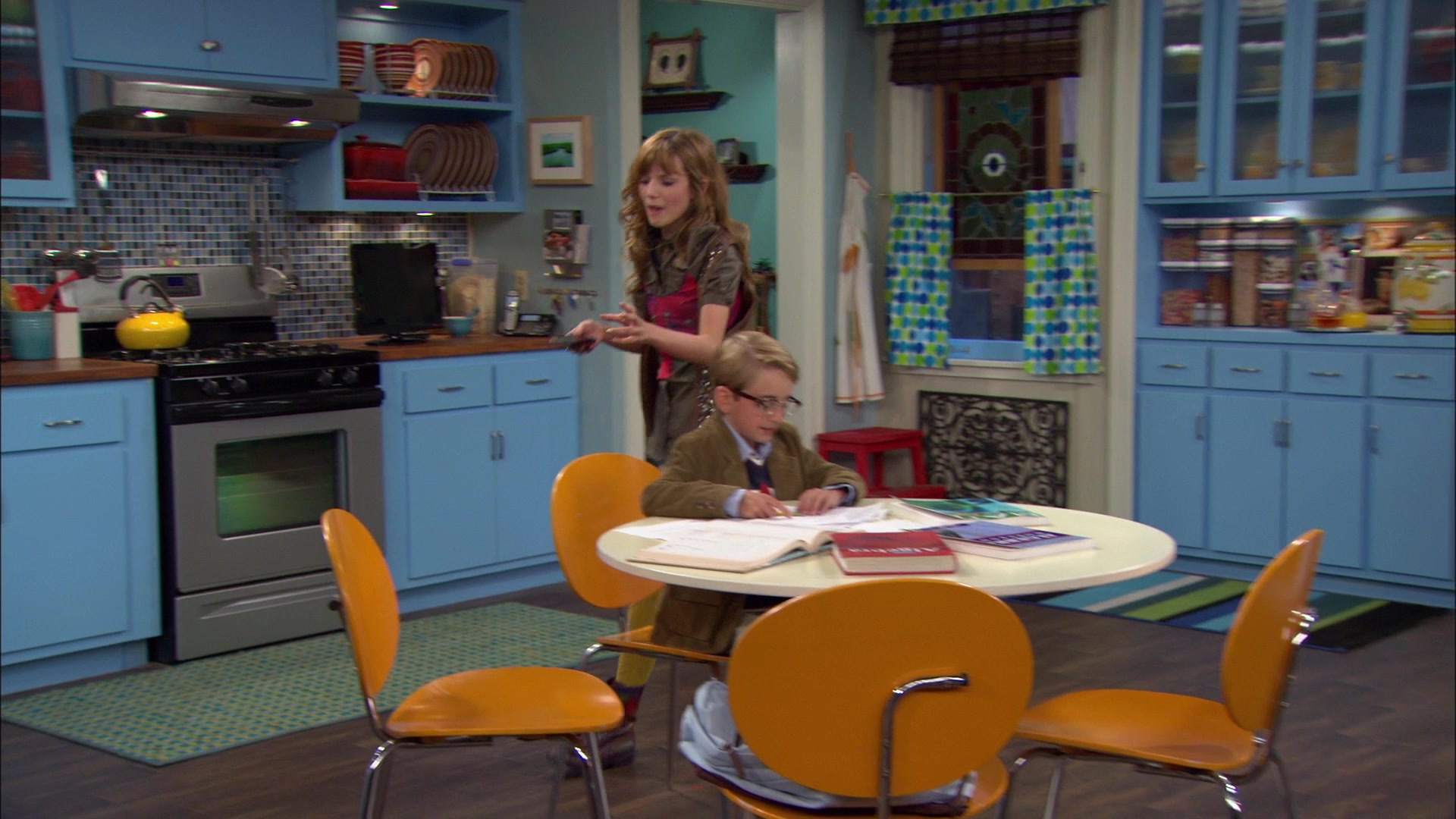 Shake_It_Up_S01E04_1080p_BTD_001282.jpg