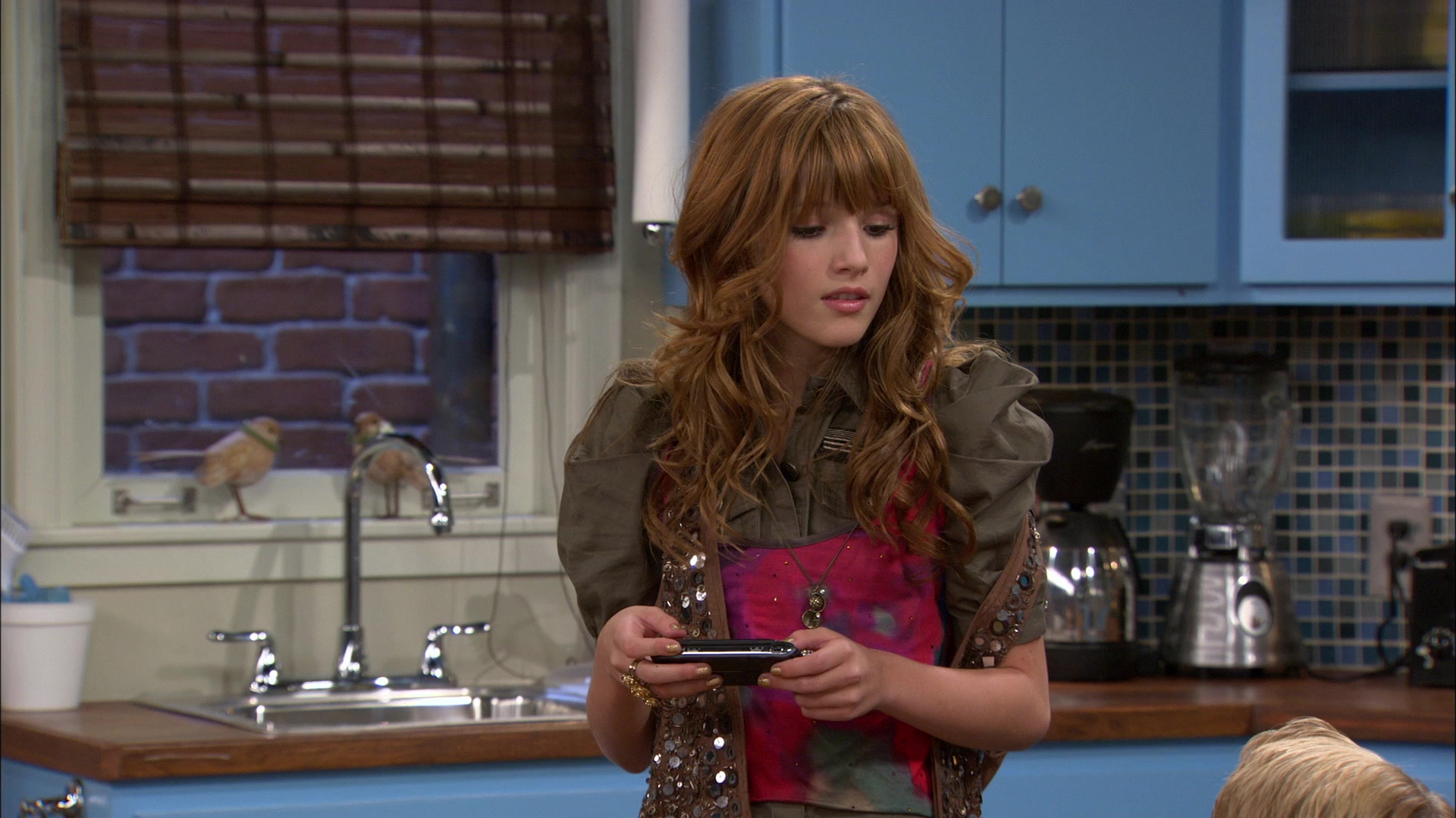 Shake_It_Up_S01E04_1080p_BTD_001305.jpg