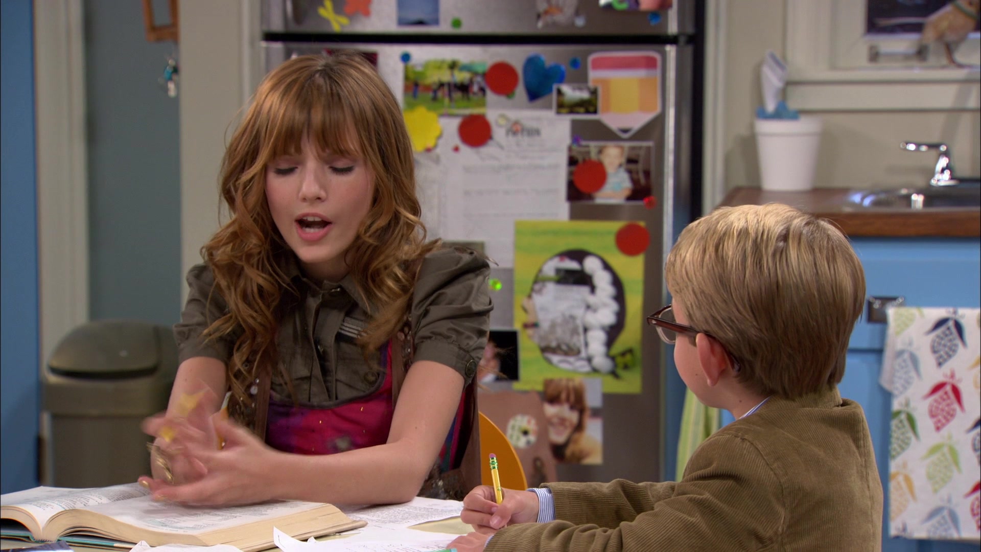 Shake_It_Up_S01E04_1080p_BTD_001549.jpg
