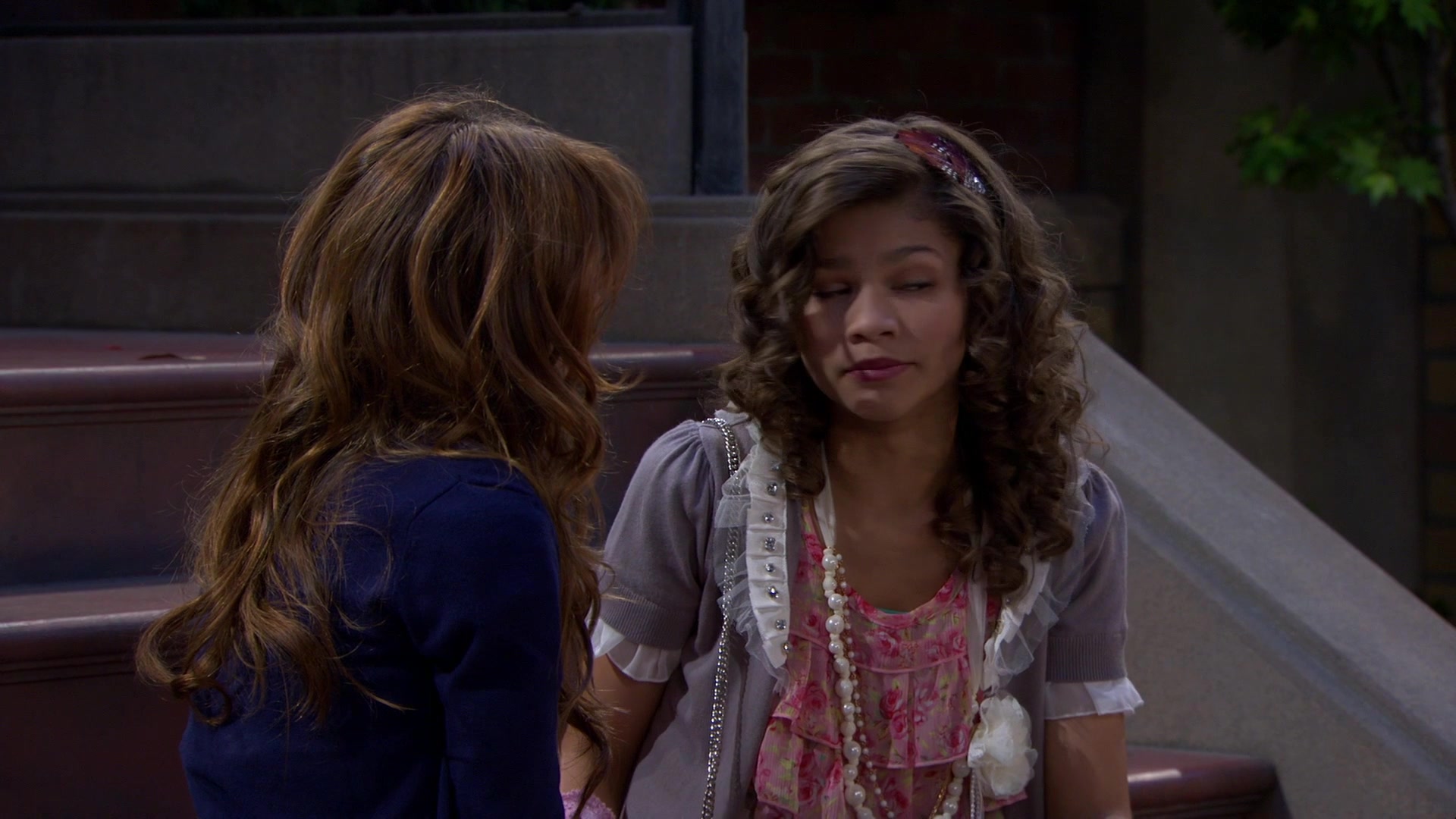 Shake_It_Up_S01E04_1080p_BTD_002818.jpg