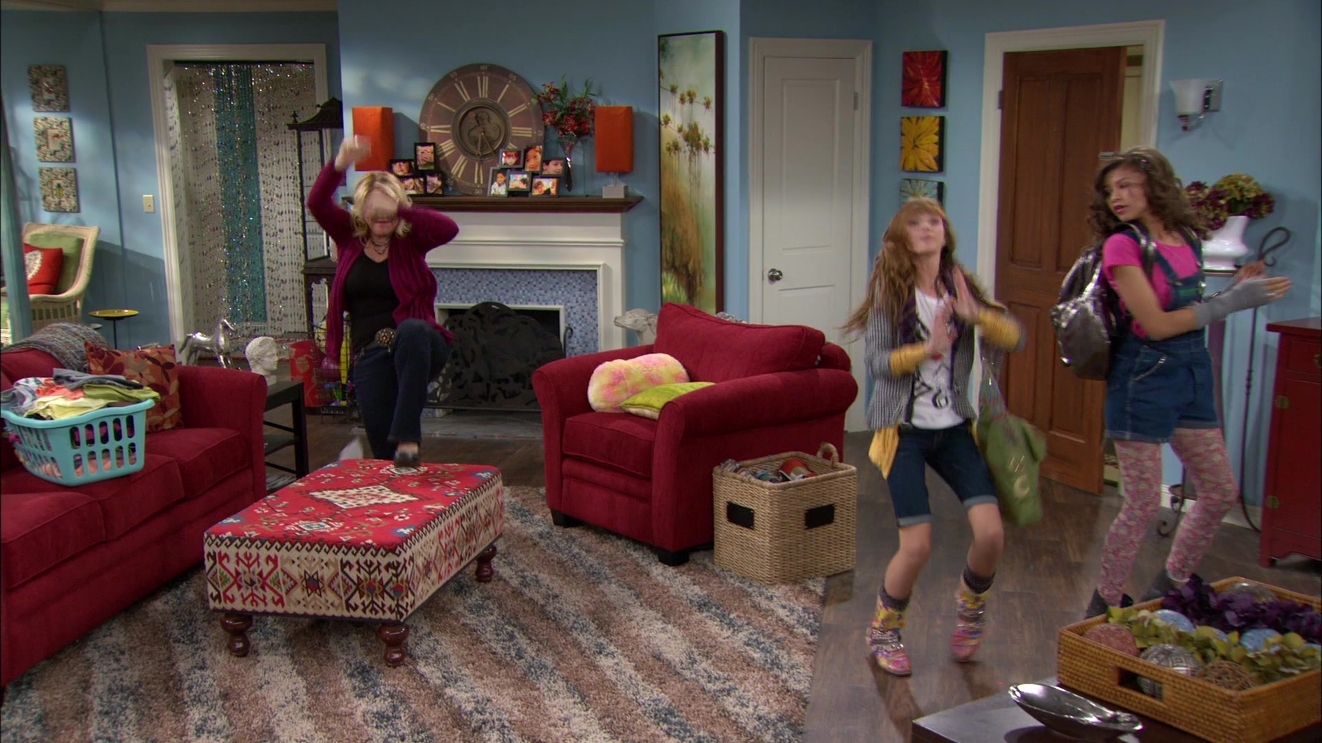 Shake_It_Up_S01E04_1080p_BTD_003047.jpg