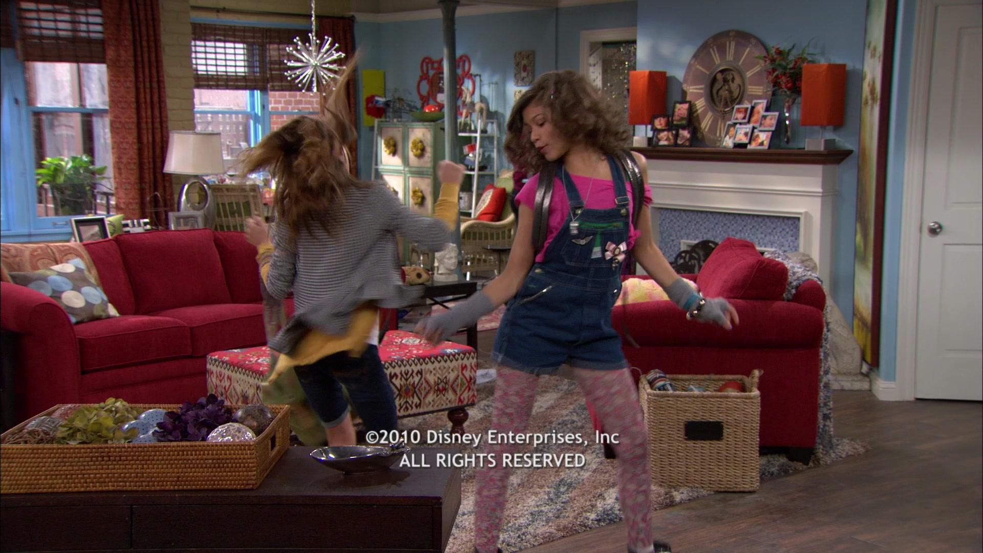 Shake_It_Up_S01E04_1080p_BTD_003118.jpg