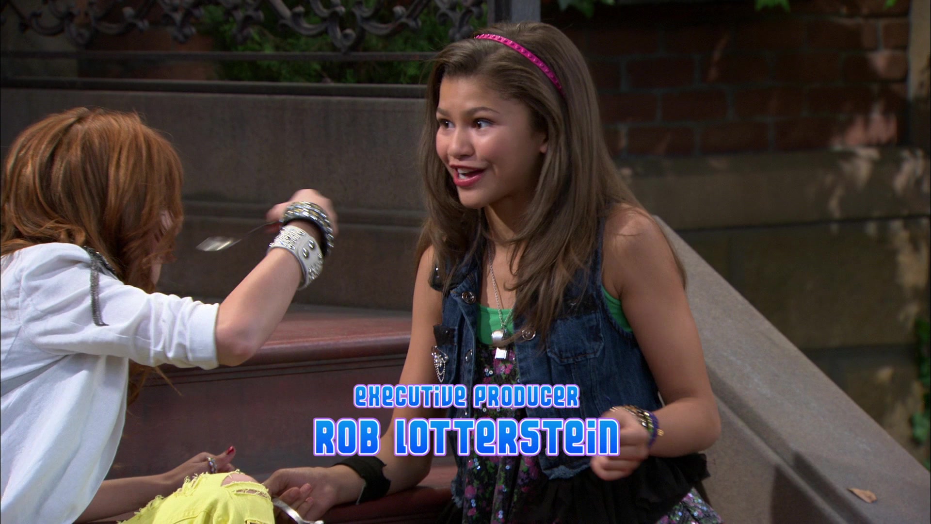 Shake_It_Up_S01E05_1080p_BTD_000457.jpg