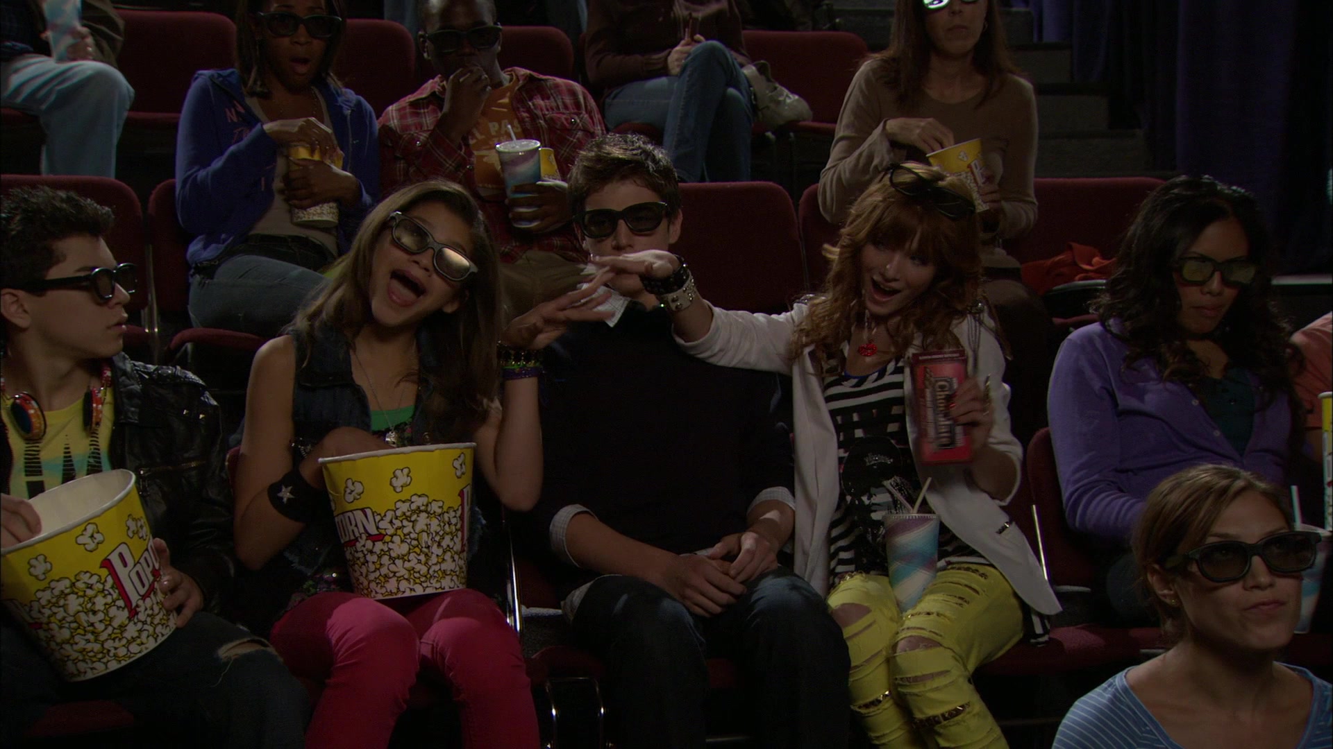 Shake_It_Up_S01E05_1080p_BTD_000957.jpg