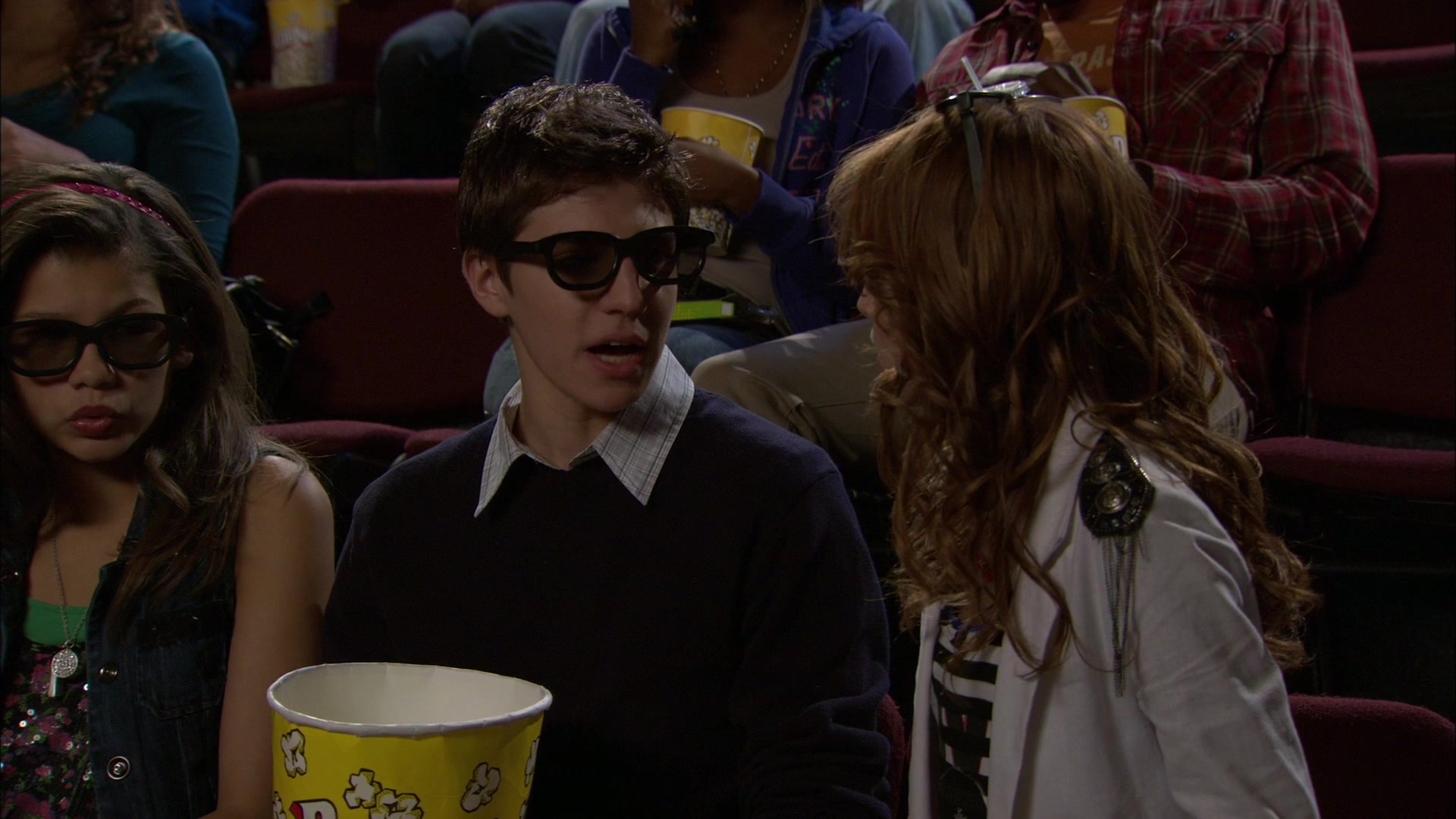 Shake_It_Up_S01E05_1080p_BTD_001031.jpg