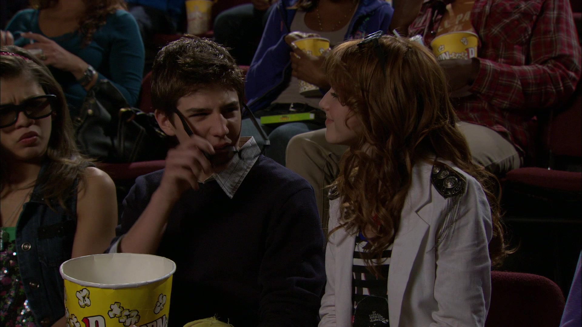 Shake_It_Up_S01E05_1080p_BTD_001045.jpg