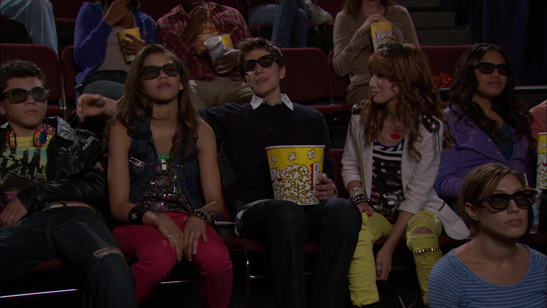 Shake_It_Up_S01E05_1080p_BTD_001066.jpg