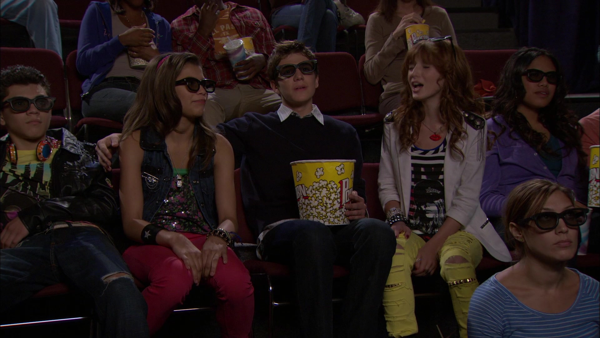 Shake_It_Up_S01E05_1080p_BTD_001070.jpg