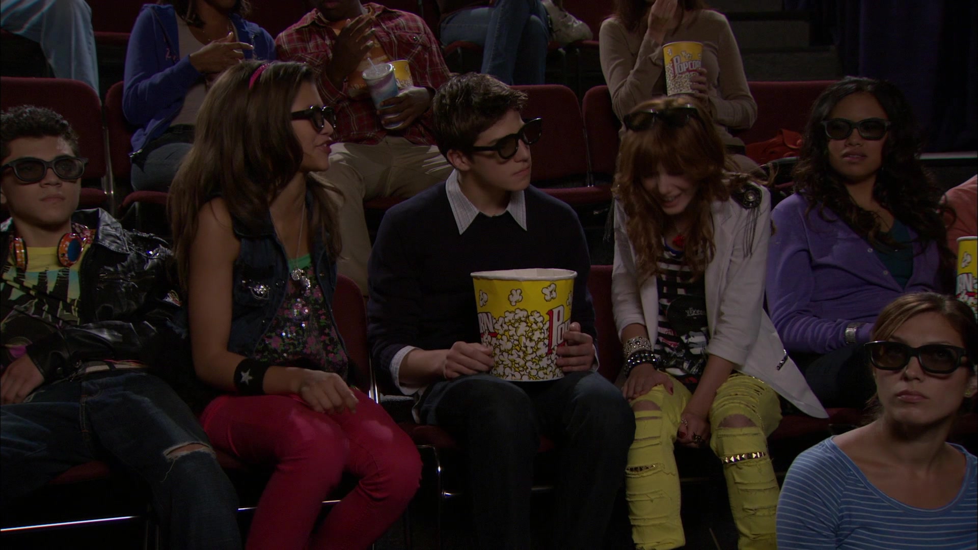 Shake_It_Up_S01E05_1080p_BTD_001074.jpg Shake_It_Up_S01E05_1080p_BTD_001074.jpg