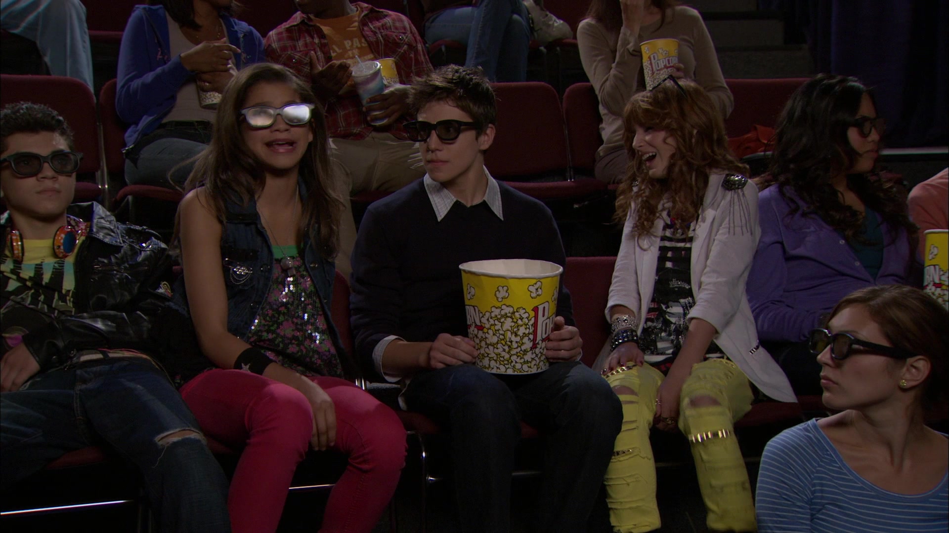 Shake_It_Up_S01E05_1080p_BTD_001076.jpg