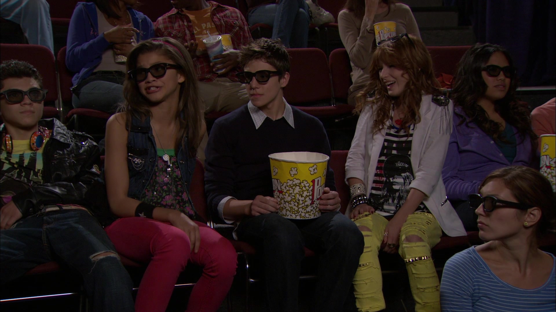 Shake_It_Up_S01E05_1080p_BTD_001077.jpg