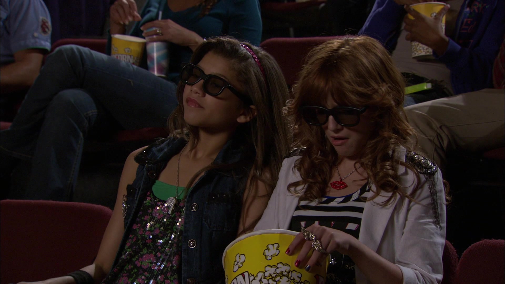 Shake_It_Up_S01E05_1080p_BTD_001150.jpg