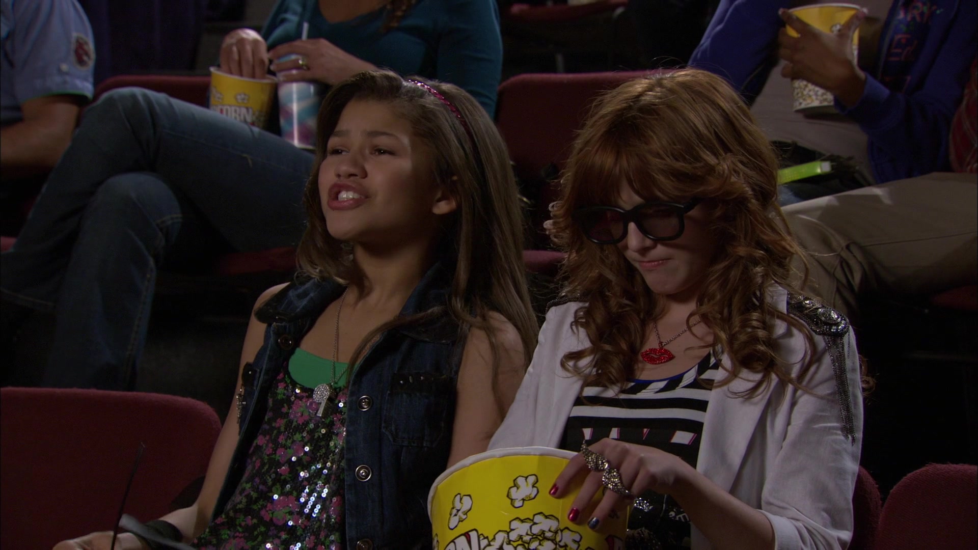 Shake_It_Up_S01E05_1080p_BTD_001154.jpg