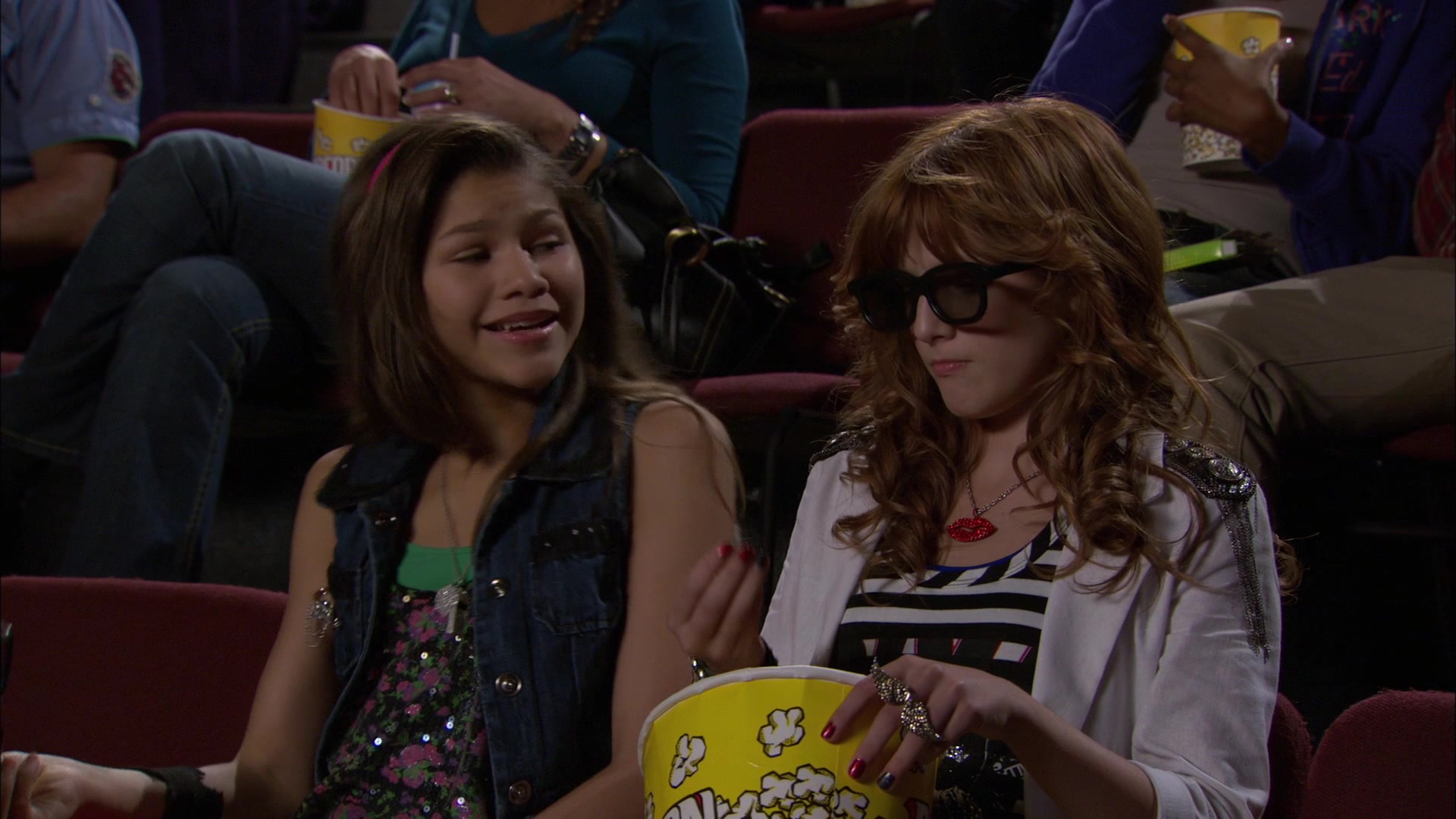 Shake_It_Up_S01E05_1080p_BTD_001155.jpg Shake_It_Up_S01E05_1080p_BTD_001155.jpg
