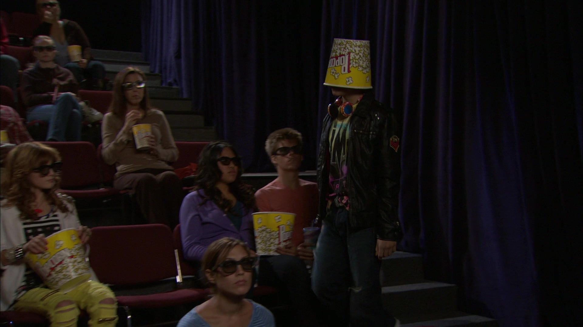 Shake_It_Up_S01E05_1080p_BTD_001172.jpg