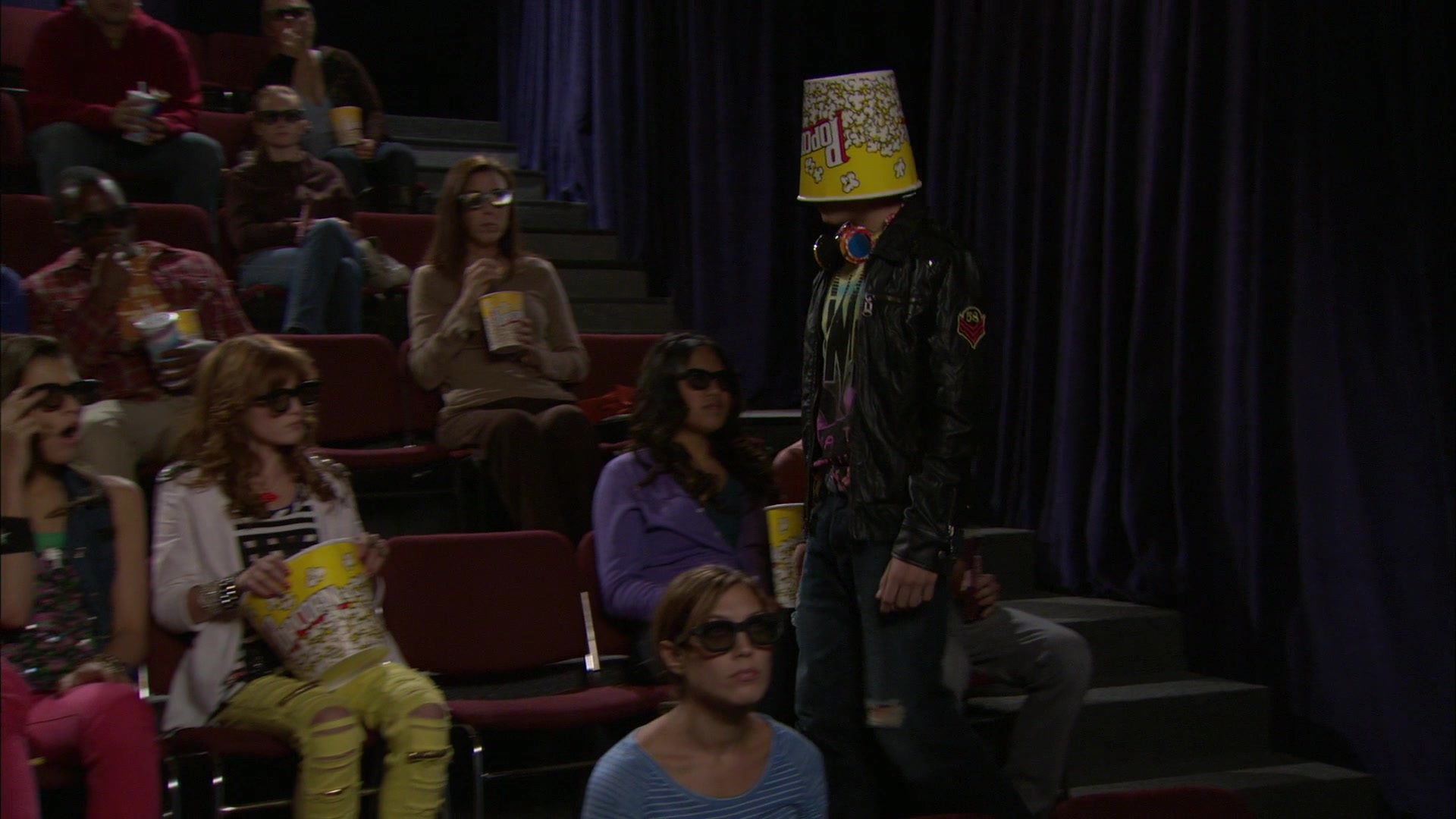 Shake_It_Up_S01E05_1080p_BTD_001173.jpg