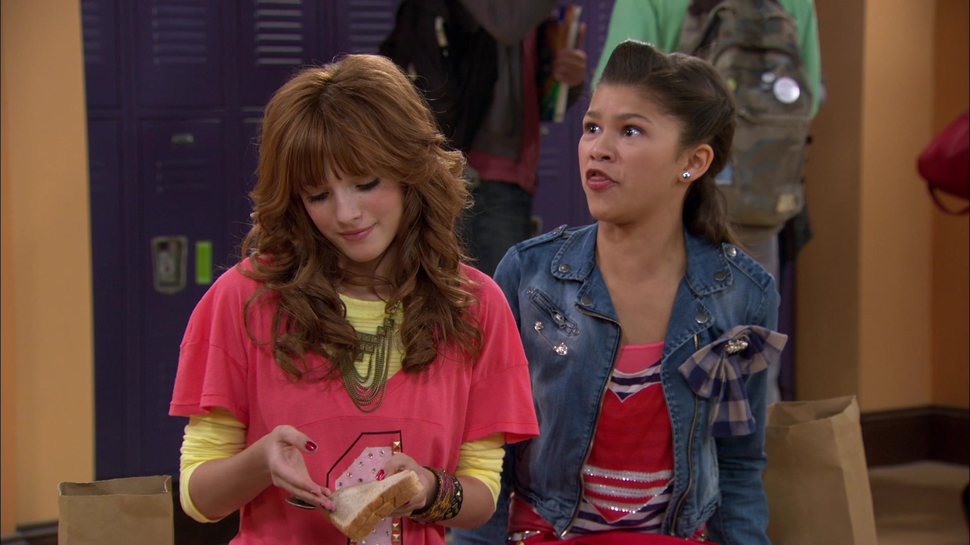 Shake_It_Up_S01E05_1080p_BTD_001245.jpg