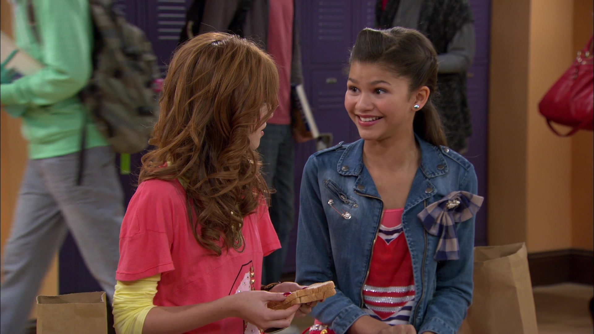 Shake_It_Up_S01E05_1080p_BTD_001254.jpg