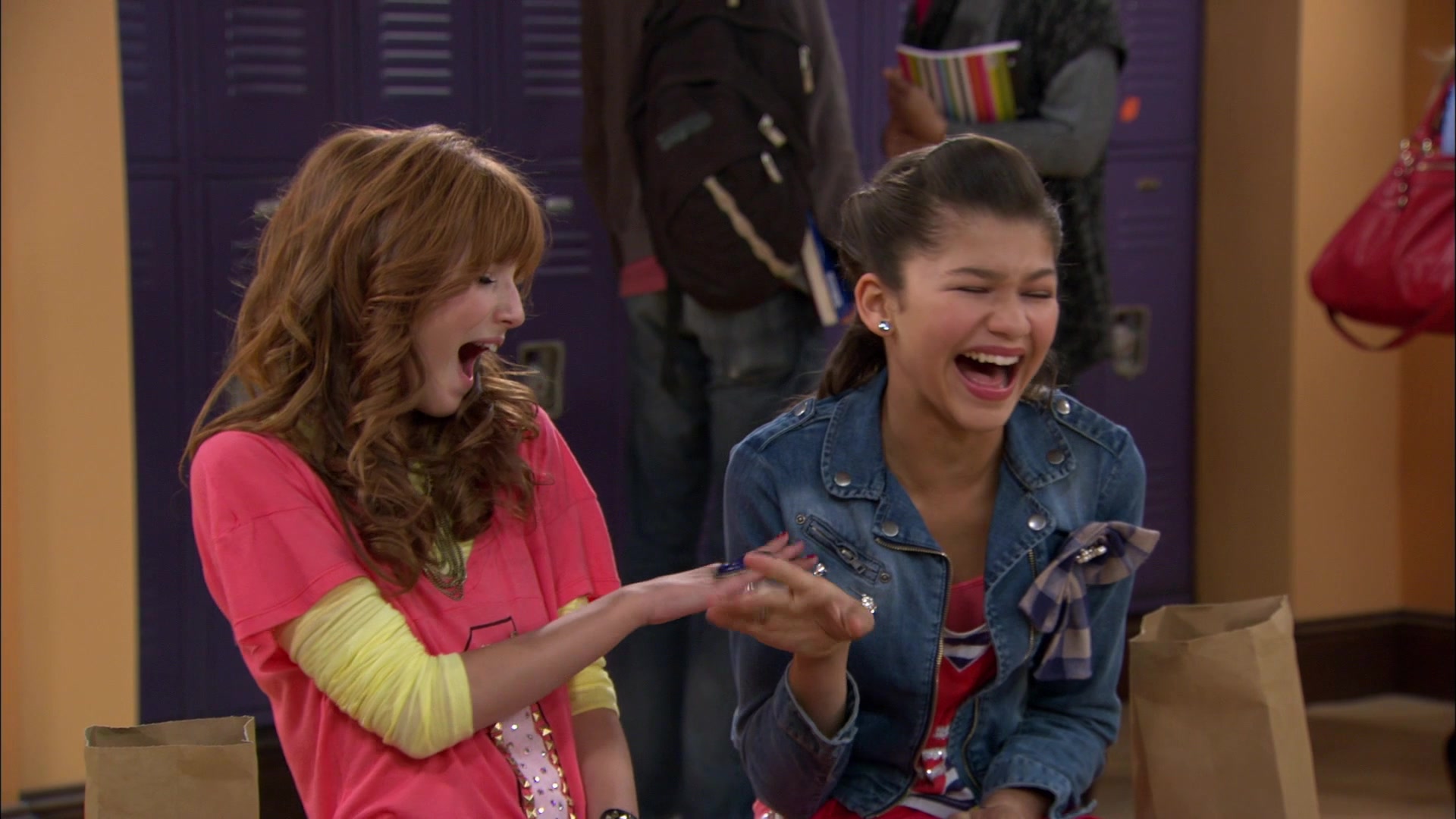 Shake_It_Up_S01E05_1080p_BTD_001273.jpg