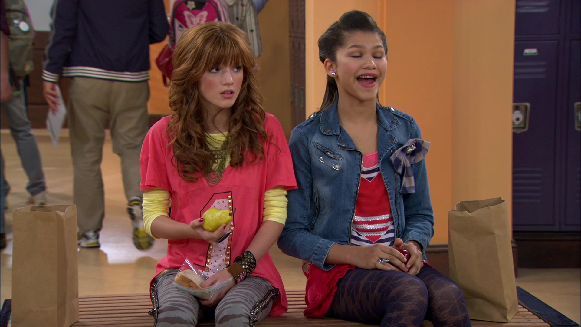 Shake_It_Up_S01E05_1080p_BTD_001390.jpg
