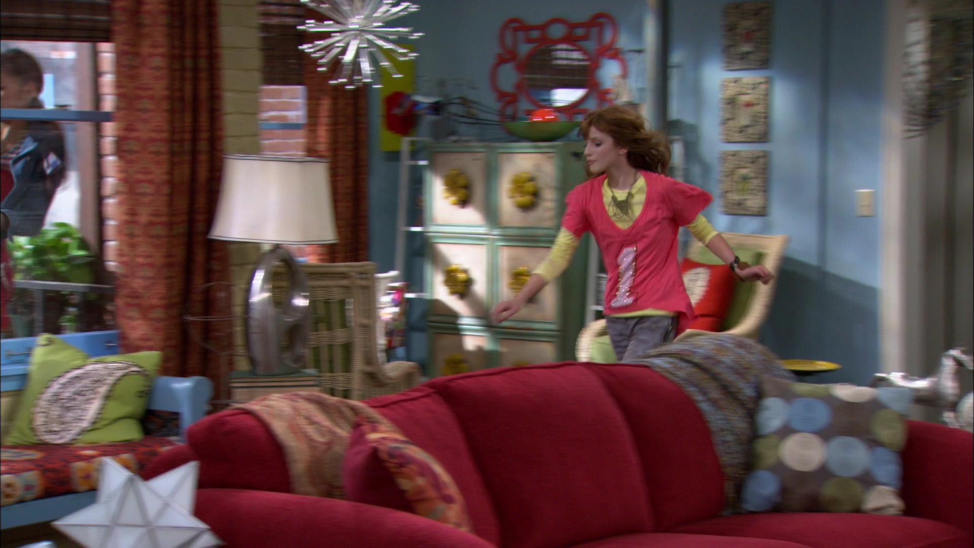 Shake_It_Up_S01E05_1080p_BTD_001630.jpg