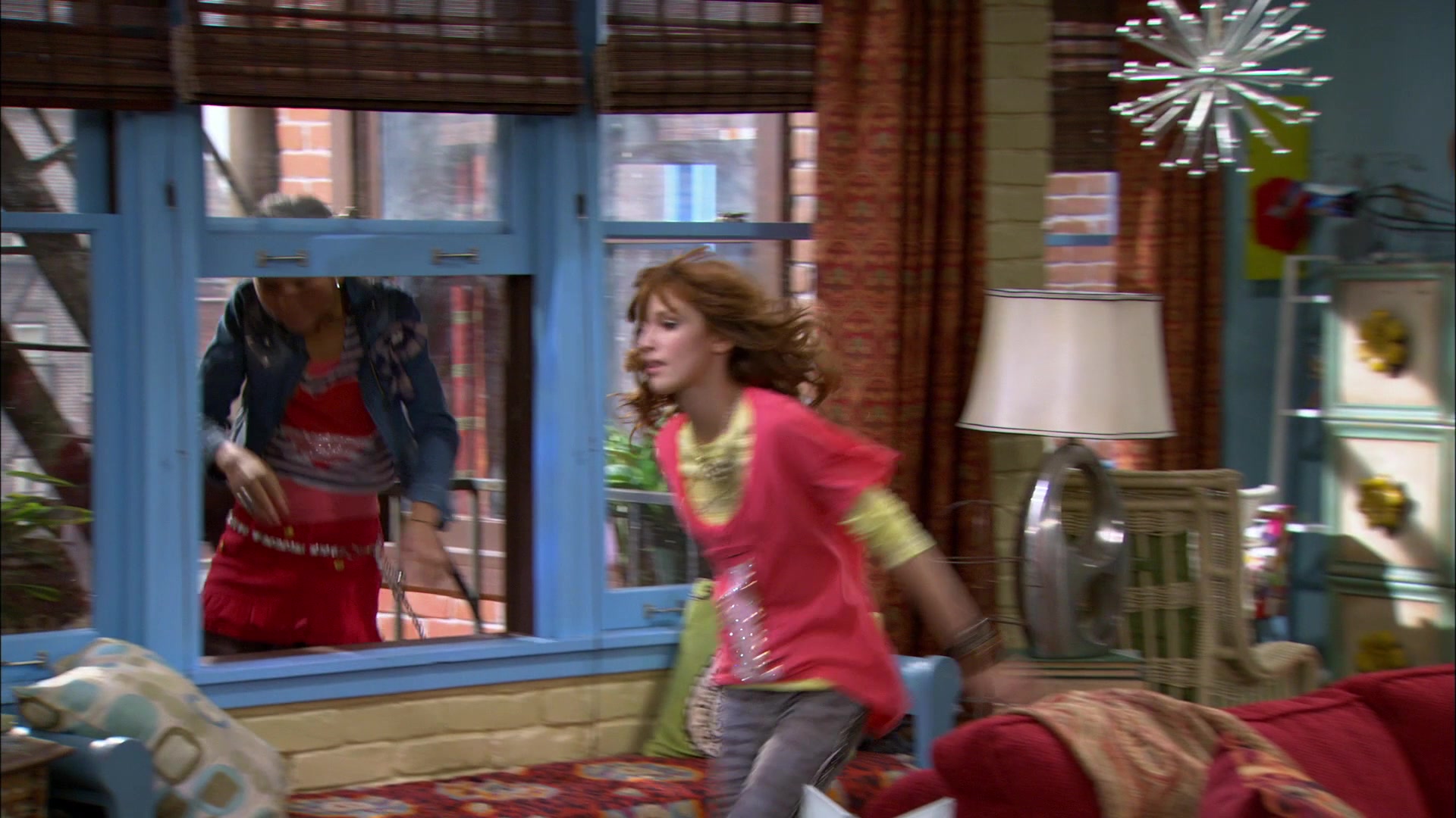 Shake_It_Up_S01E05_1080p_BTD_001632.jpg