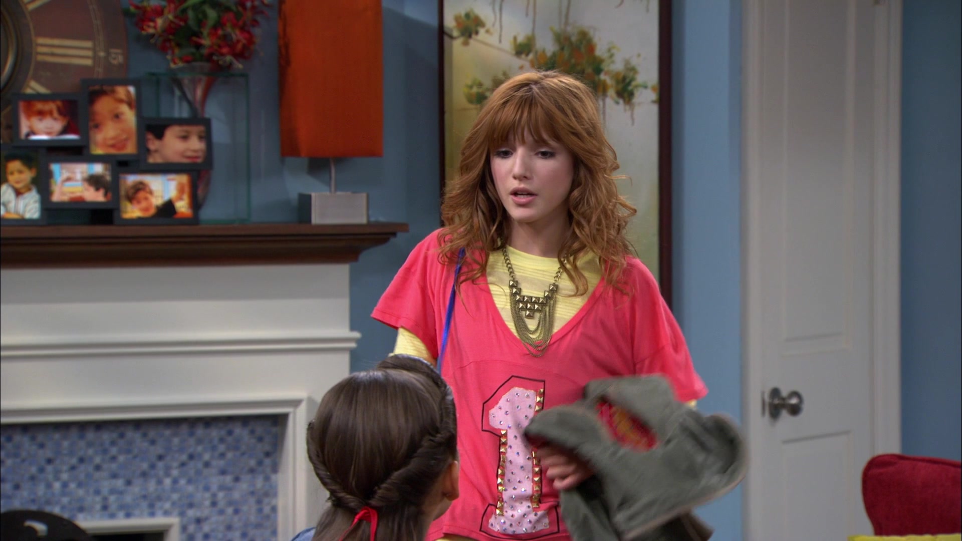 Shake_It_Up_S01E05_1080p_BTD_001659.jpg