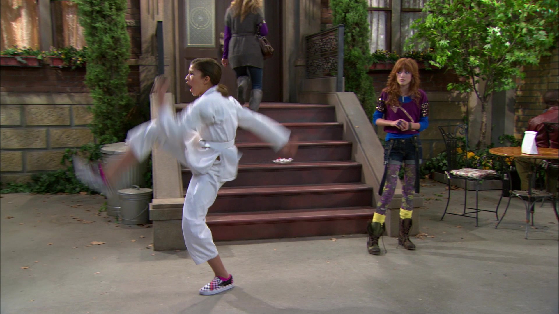 Shake_It_Up_S01E05_1080p_BTD_002111.jpg Shake_It_Up_S01E05_1080p_BTD_002111.jpg
