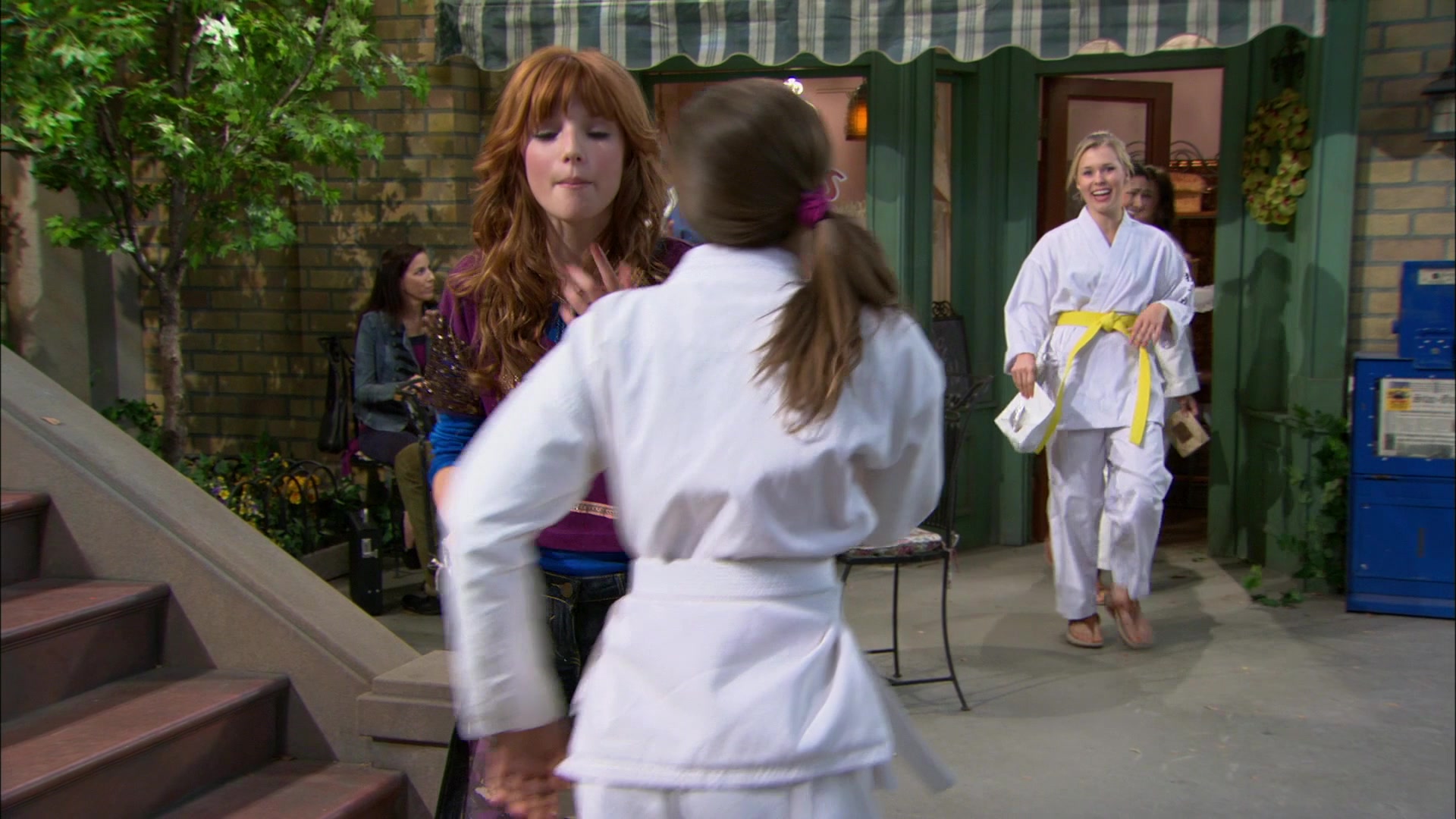 Shake_It_Up_S01E05_1080p_BTD_002125.jpg Shake_It_Up_S01E05_1080p_BTD_002125.jpg