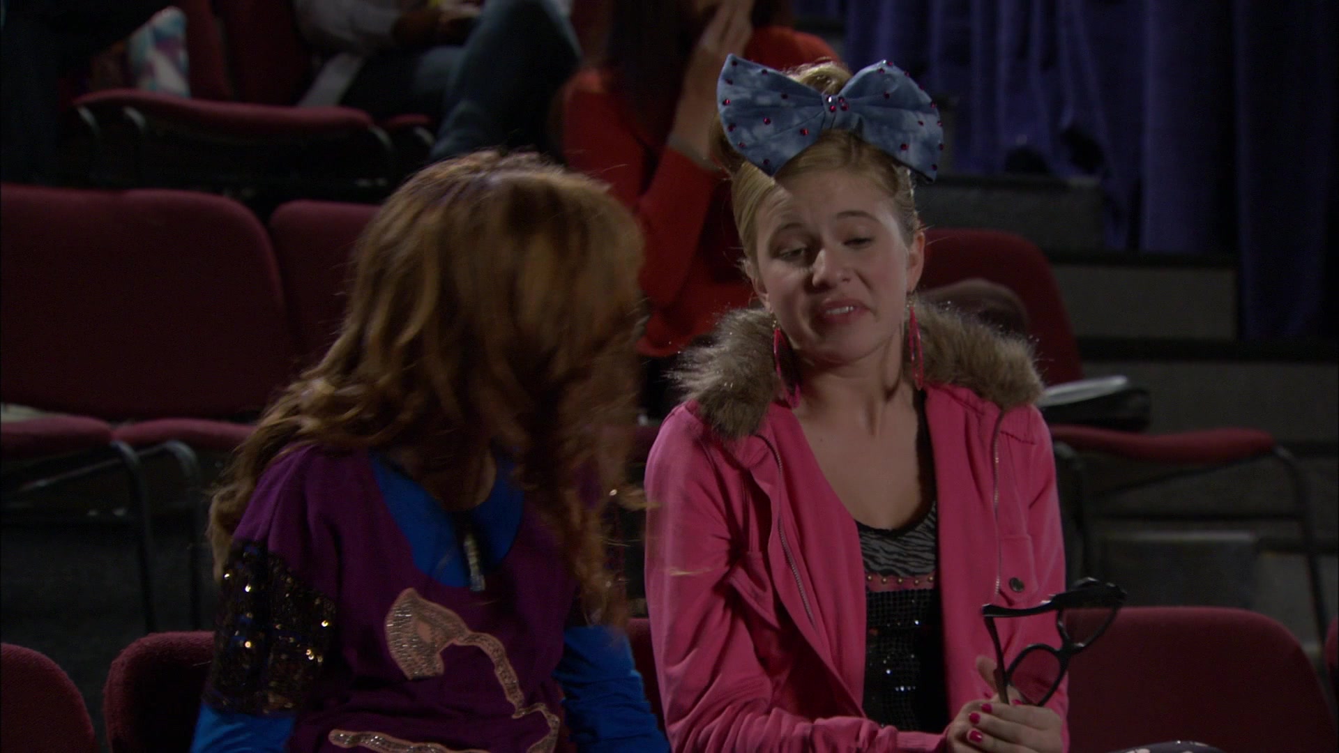 Shake_It_Up_S01E05_1080p_BTD_002300.jpg