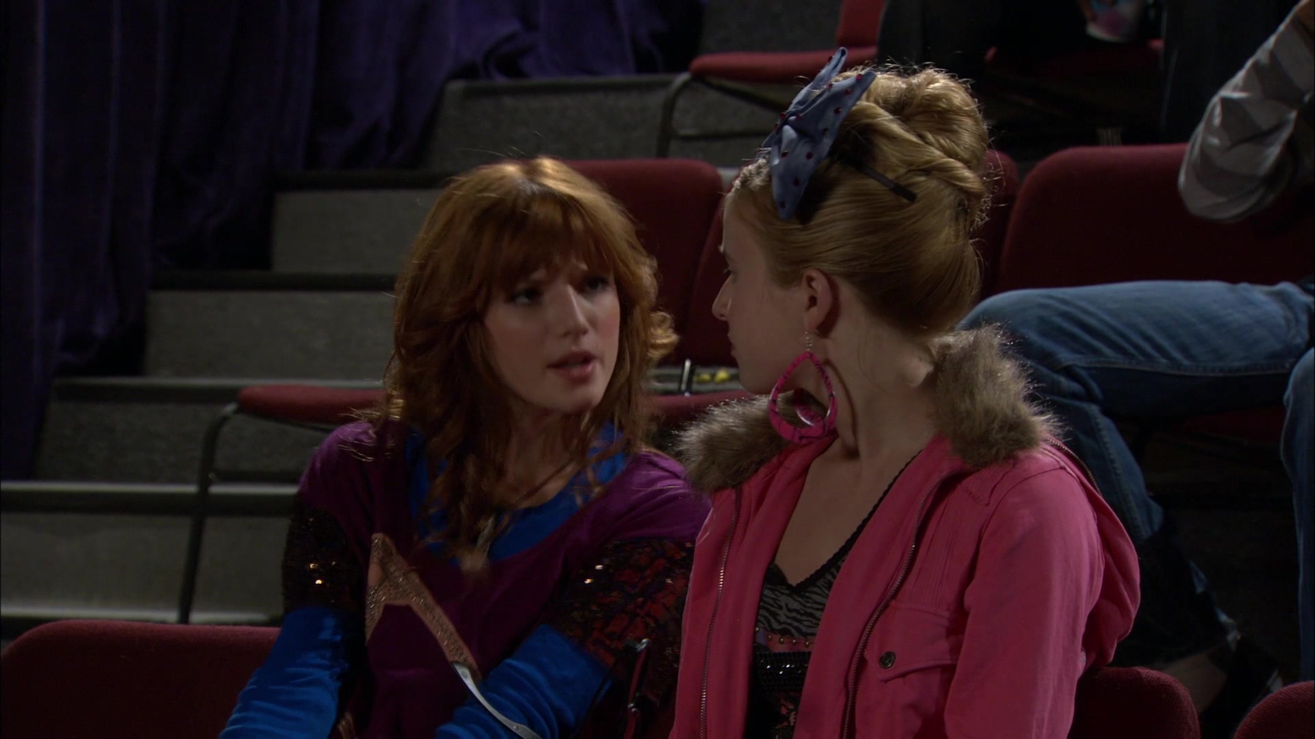 Shake_It_Up_S01E05_1080p_BTD_002314.jpg