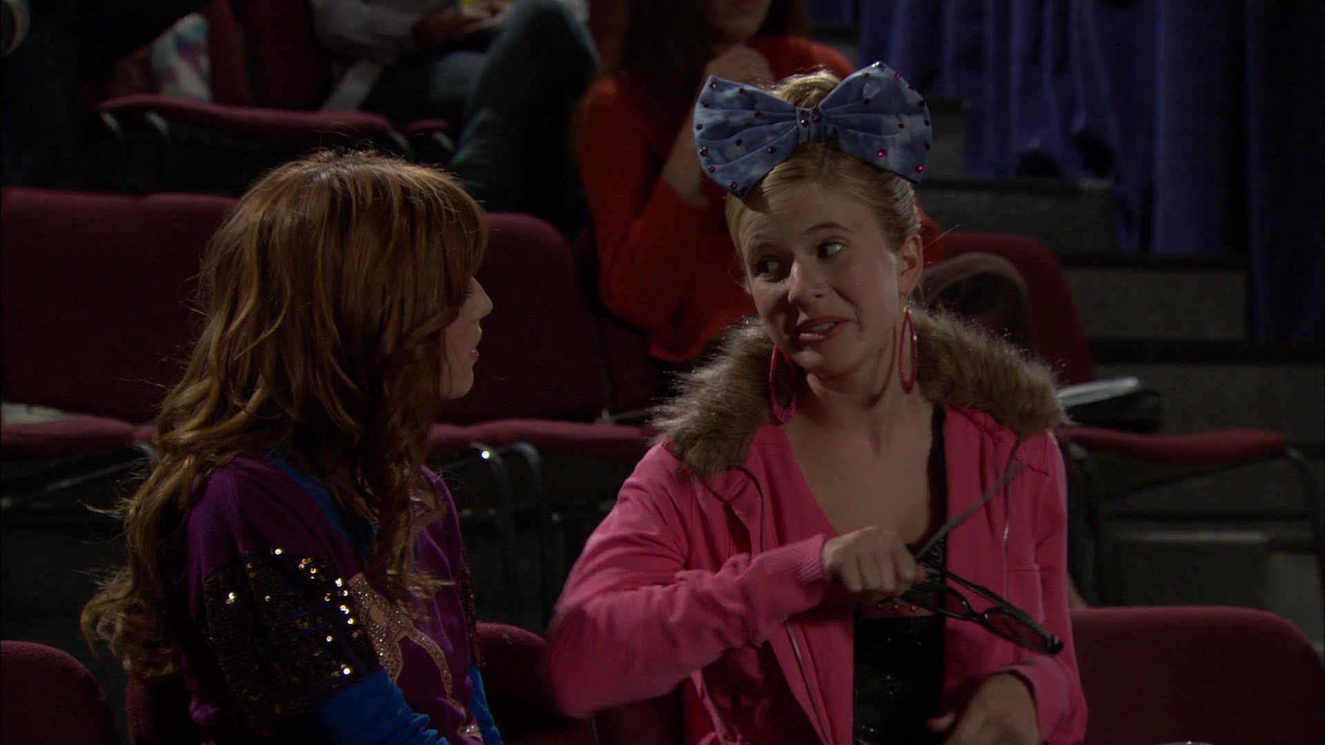 Shake_It_Up_S01E05_1080p_BTD_002326.jpg