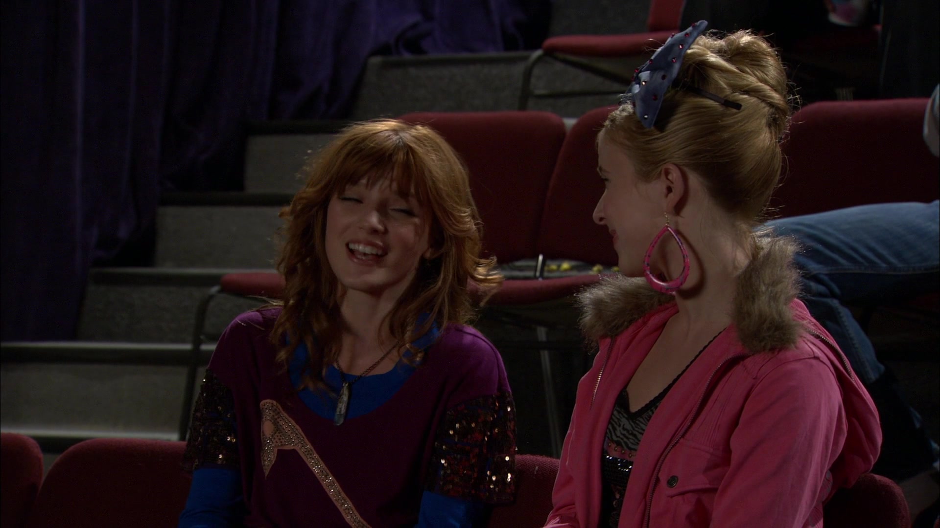 Shake_It_Up_S01E05_1080p_BTD_002345.jpg