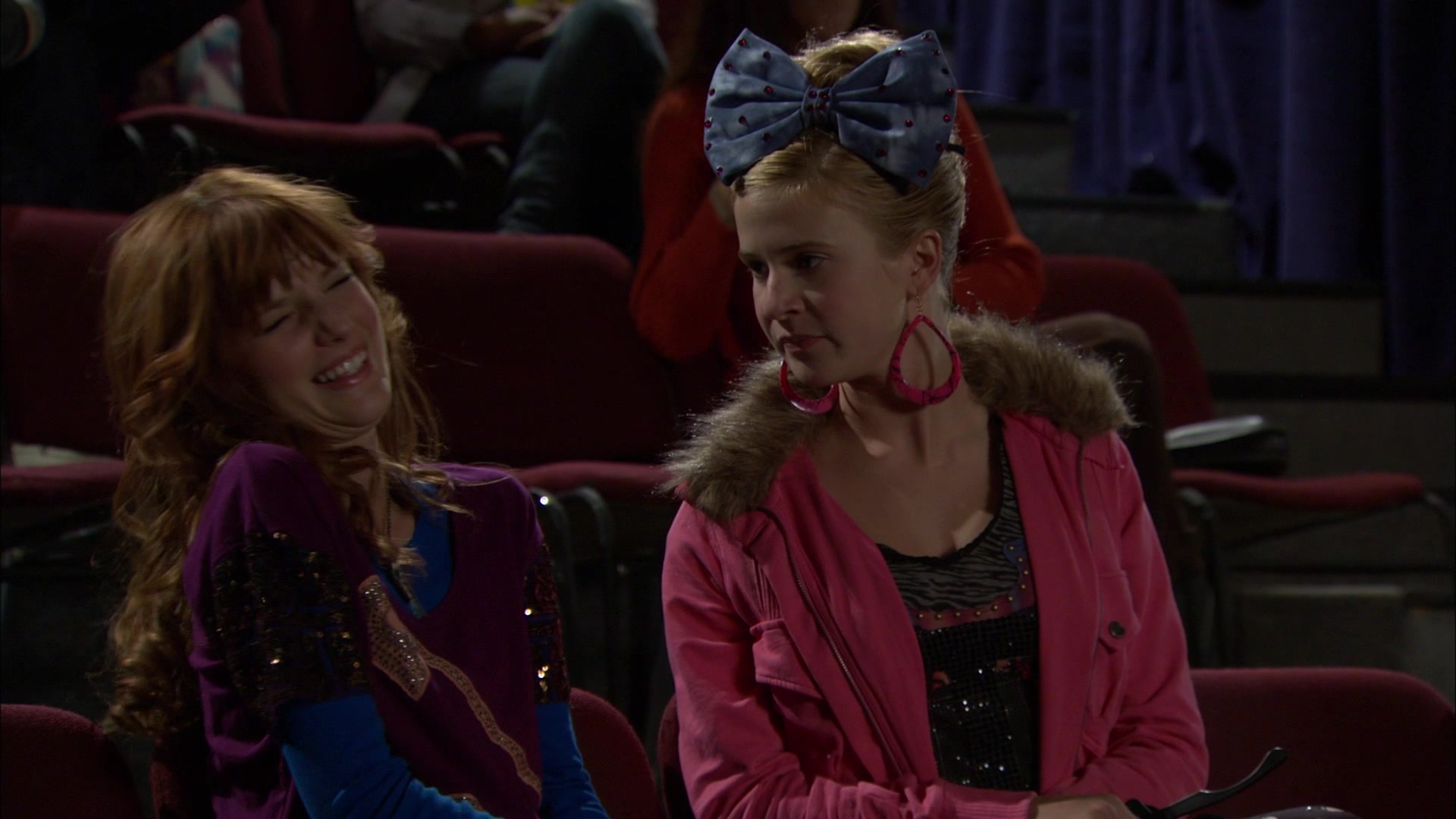 Shake_It_Up_S01E05_1080p_BTD_002353.jpg