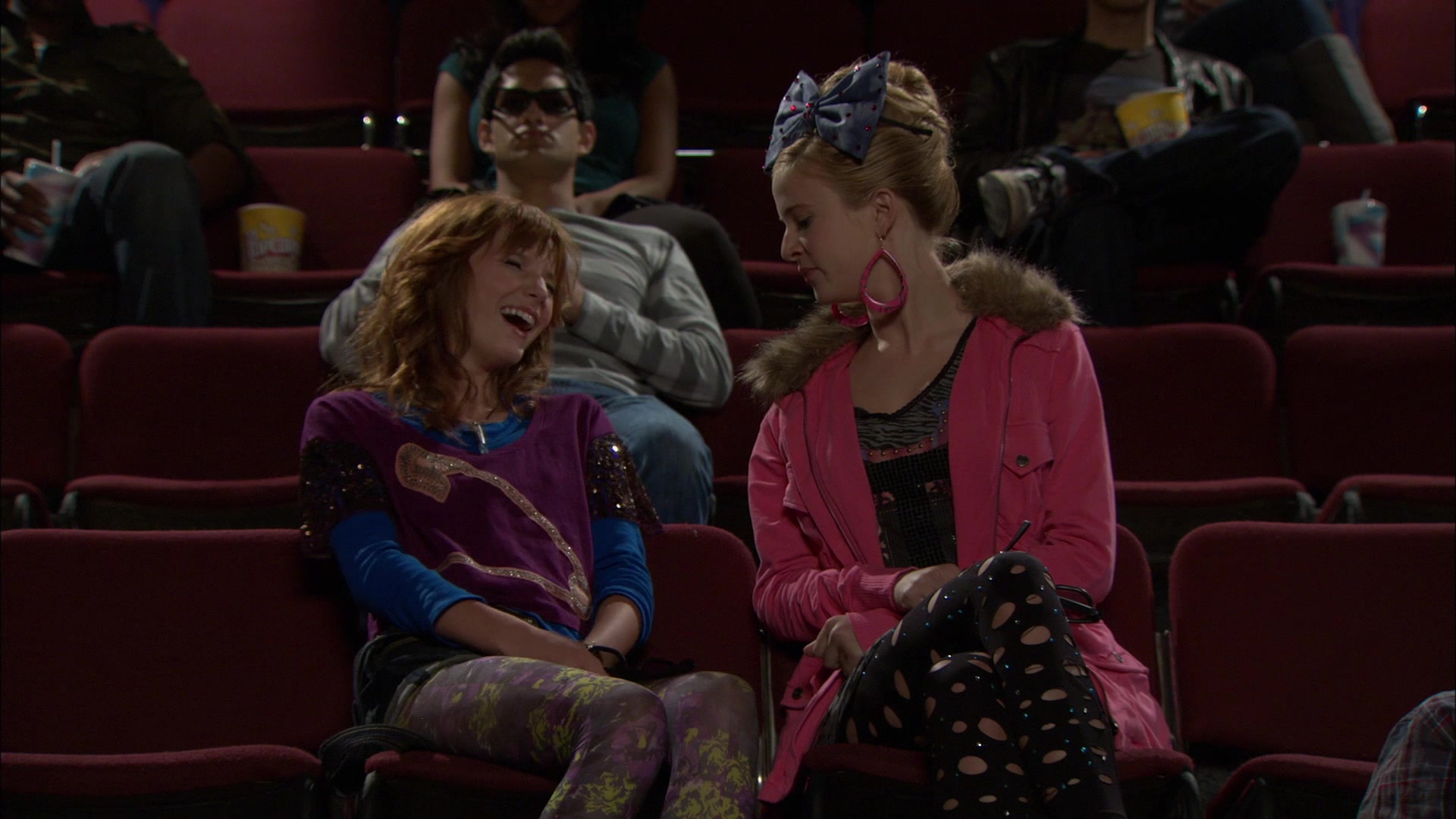 Shake_It_Up_S01E05_1080p_BTD_002355.jpg
