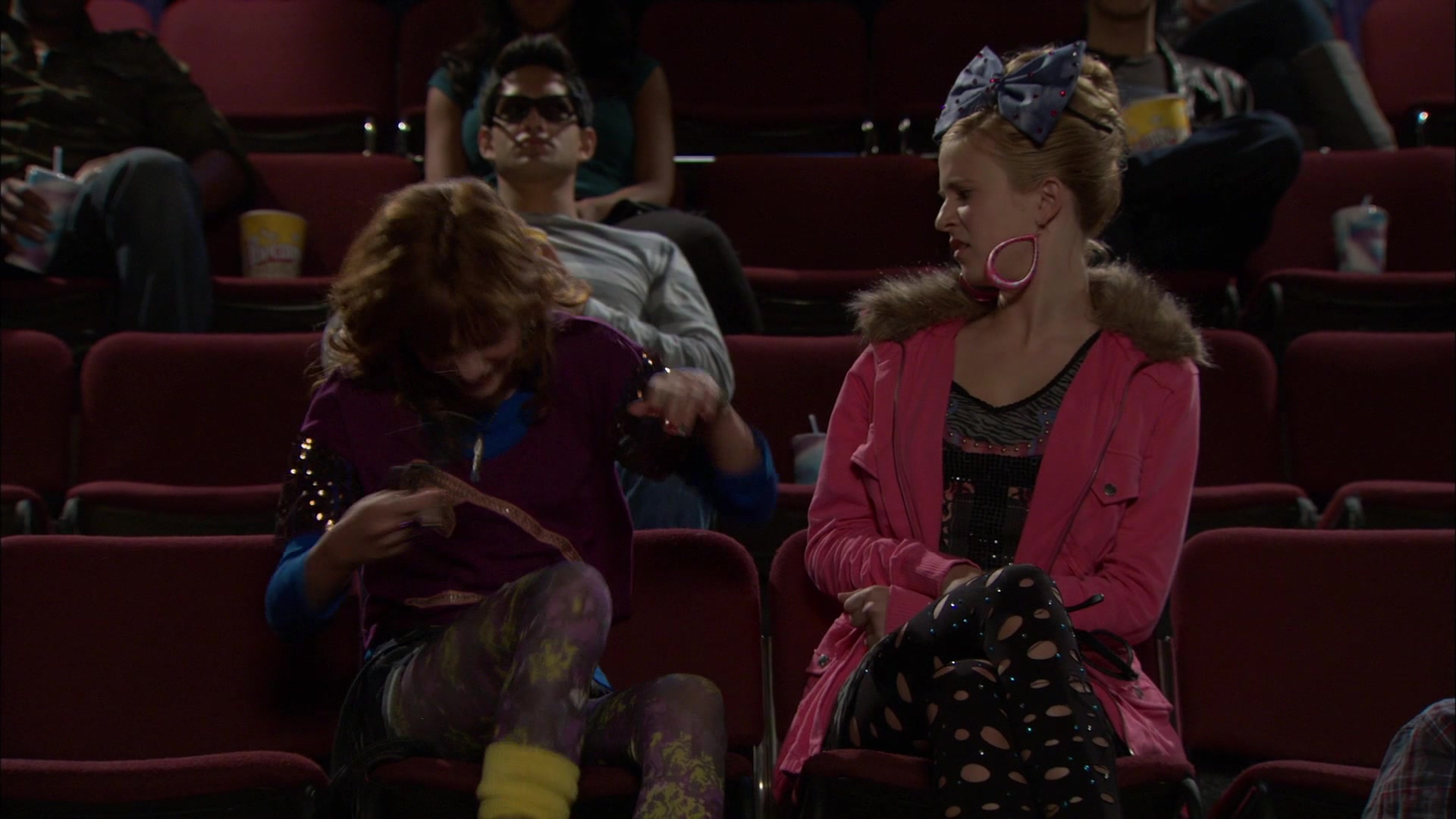 Shake_It_Up_S01E05_1080p_BTD_002362.jpg