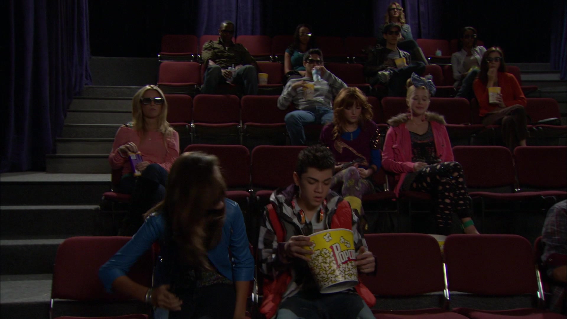 Shake_It_Up_S01E05_1080p_BTD_002408.jpg