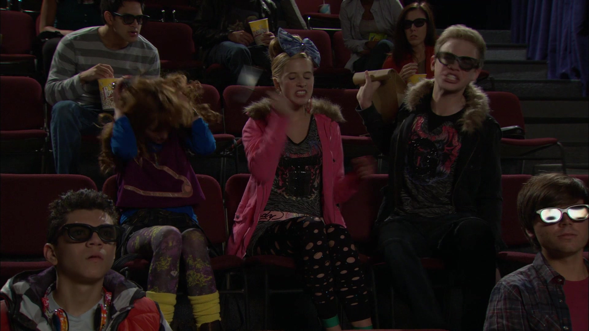 Shake_It_Up_S01E05_1080p_BTD_002430.jpg