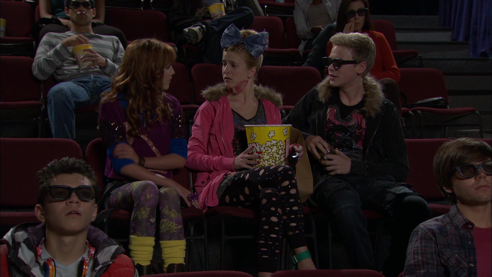 Shake_It_Up_S01E05_1080p_BTD_002506.jpg