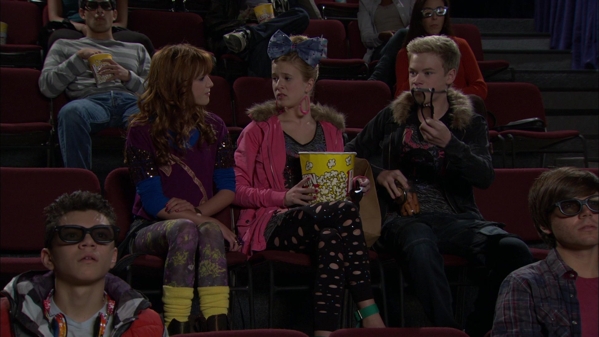 Shake_It_Up_S01E05_1080p_BTD_002510.jpg