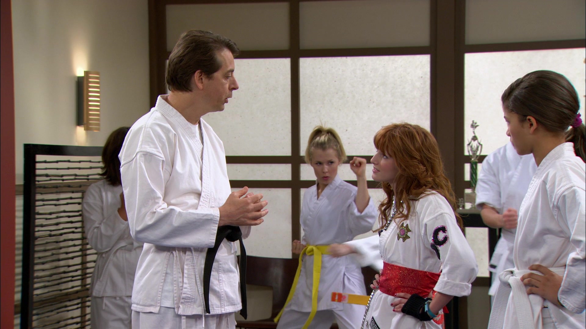 Shake_It_Up_S01E05_1080p_BTD_002693.jpg Shake_It_Up_S01E05_1080p_BTD_002693.jpg